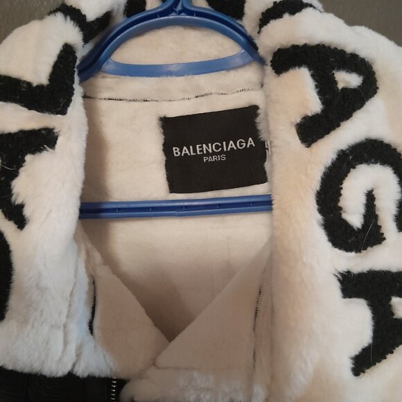 Balenciaga - Picture 2 of 2